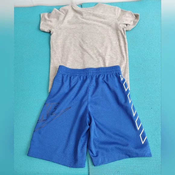Nike Boys Just Do It Logo 2 Piece Shirt & Shorts Set Size 7 ( L ) - Picture 9 of 9